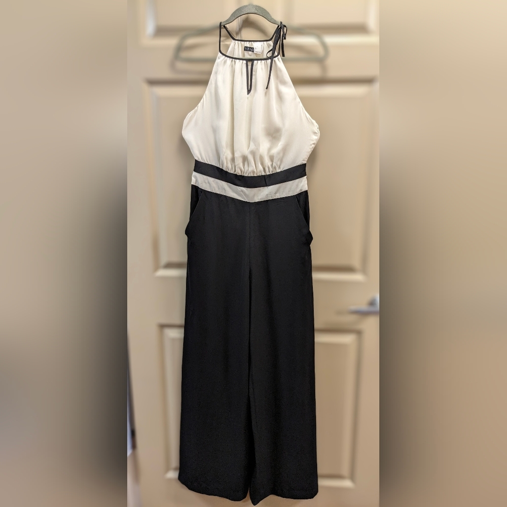 VENUS Black & Ivory Wide Leg Halter Jumpsuit Romper with Pockets Size 6